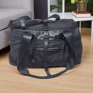 Fabletics Shift Bag 11 Black Carry All Yoga Workout Duffle Double Handles Nylon